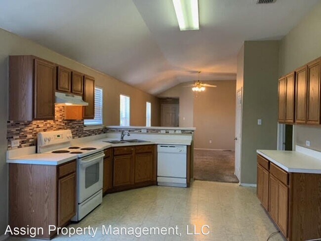 Foto del edificio - 4 br, 2 bath House - 11905 Grizzly Bear