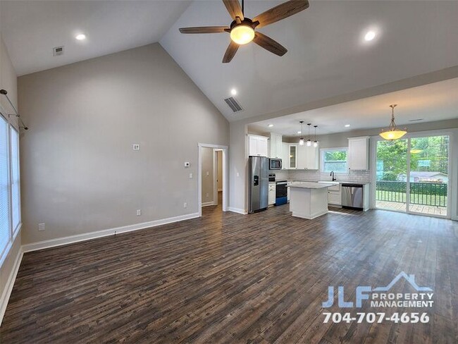 Building Photo - Charming 3 Bed/2 Bath Ranch in Kings Mount...
