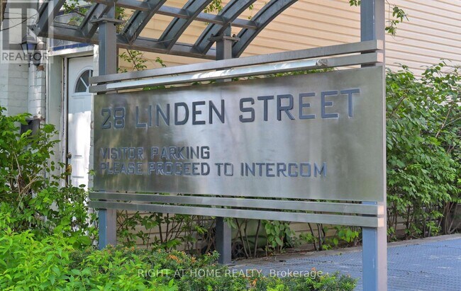 Building Photo - 28 Linden St