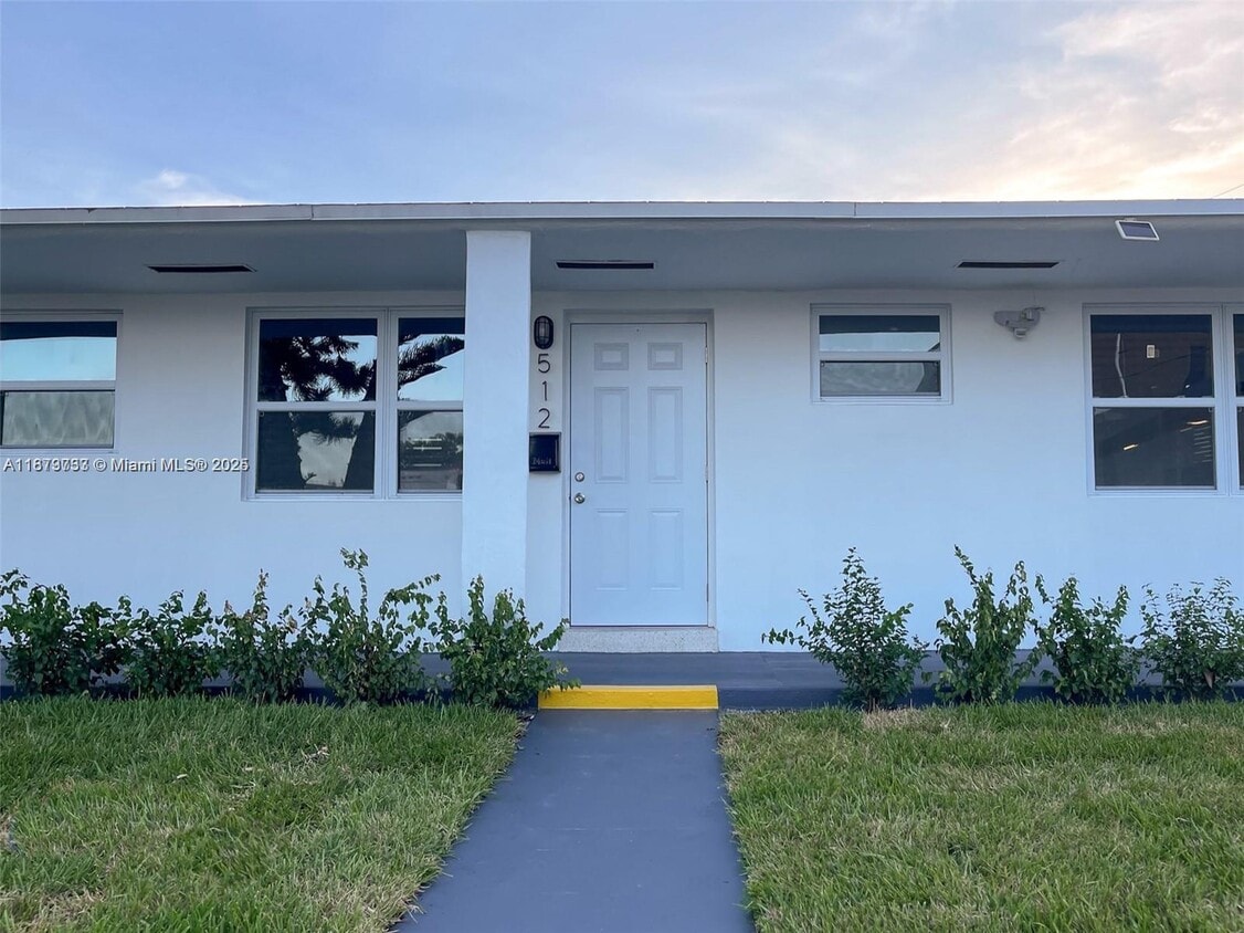 Foto principal - 512 NE 4th Ave