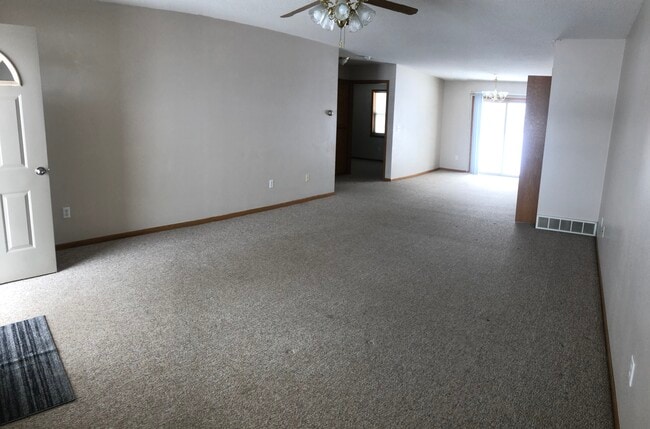 Building Photo - 514 4th Ave N