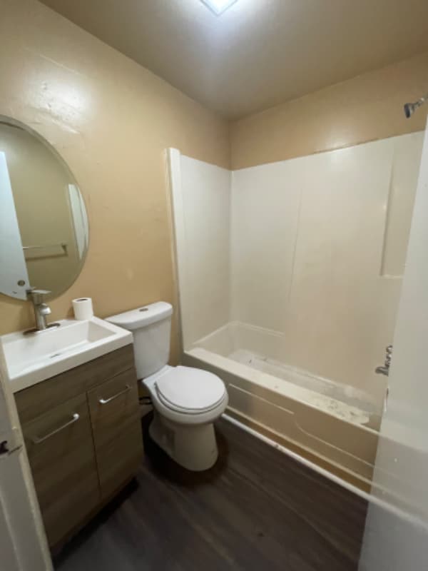 Building Photo - 422 Mitchell Ave