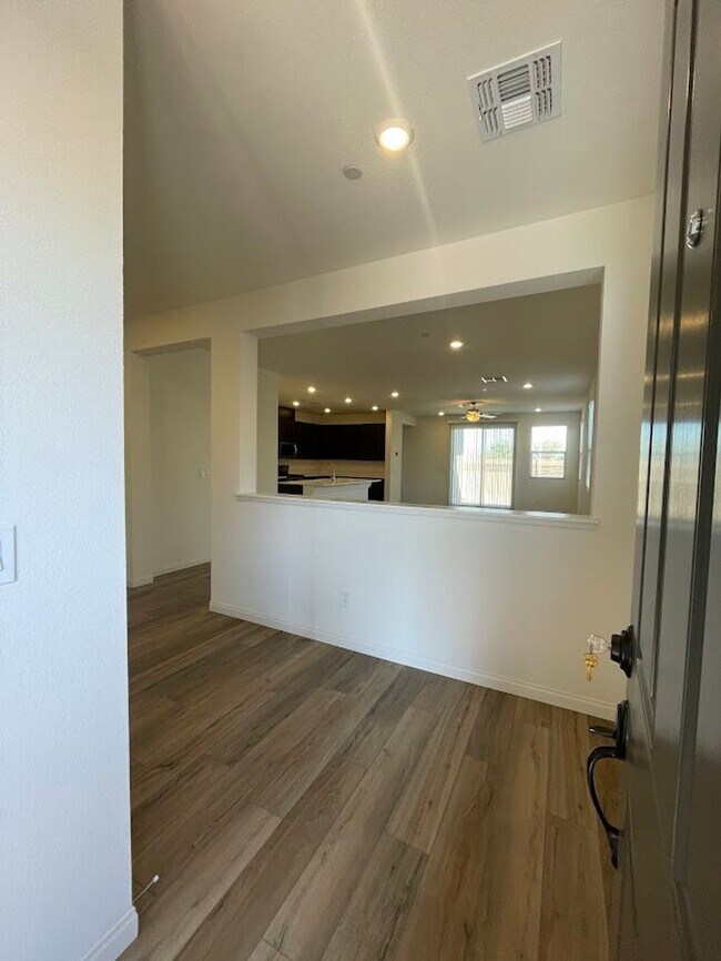 Building Photo - Henderson - River Mountain Trails- Single ...