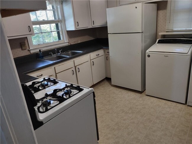 Foto del edificio - 1687 Beacon Hill Blvd NE
