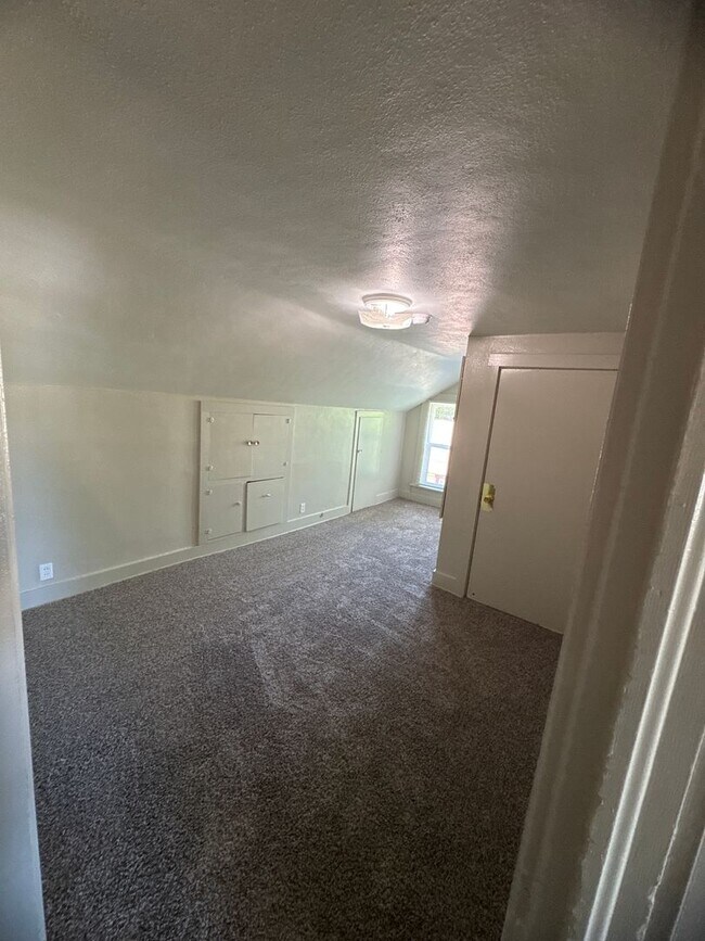 Building Photo - 1218 Wallace St