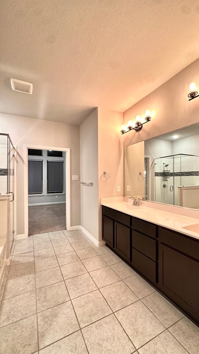 Foto del edificio - 1513 Laurel Cherry Ln