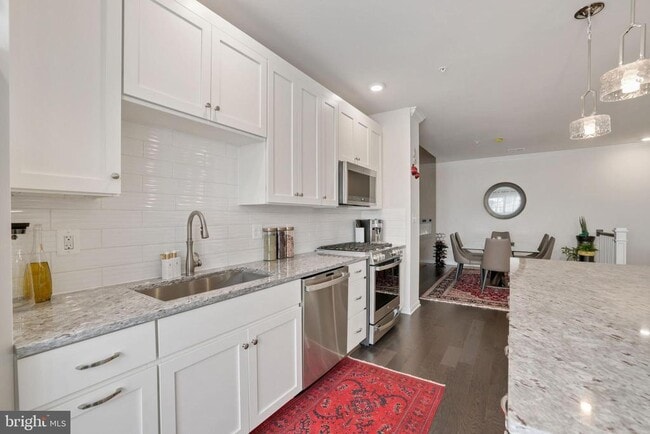 Building Photo - 23275 Milltown Knoll Square