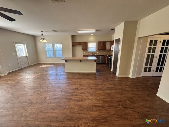 Building Photo - 106 Pin Oak Ct