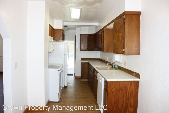 Building Photo - 3 br, 2 bath House - 119 E. 1st Ave.