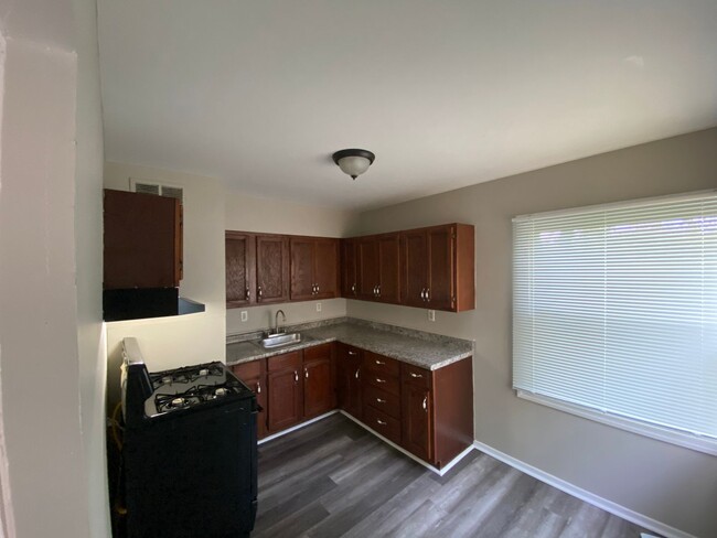 Building Photo - Updated Three Bedroom Move In Ready Home!