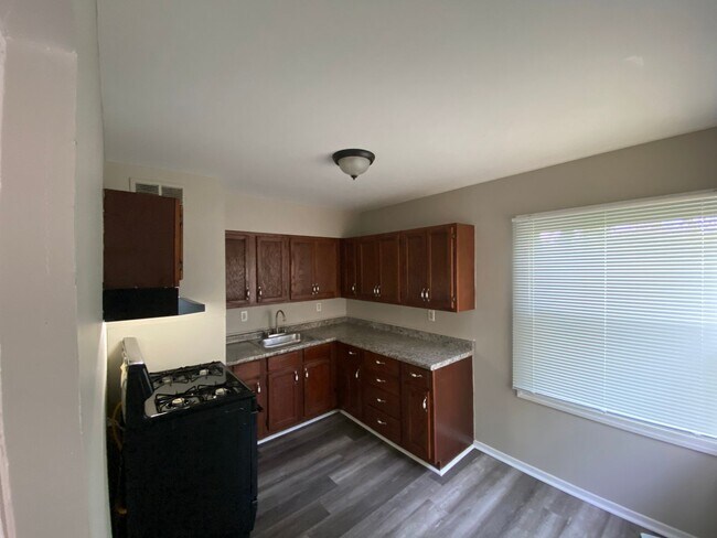 Foto del edificio - Updated Three Bedroom Move In Ready Home!