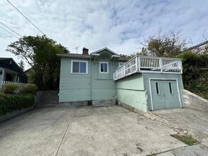 Building Photo - 6247 35th Ave NE