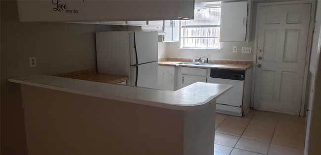 Foto del edificio - 6305 Westward St