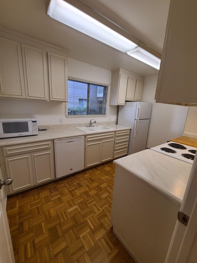 Foto del edificio - One Bedroom Unit in Sharon Park Neighborho...
