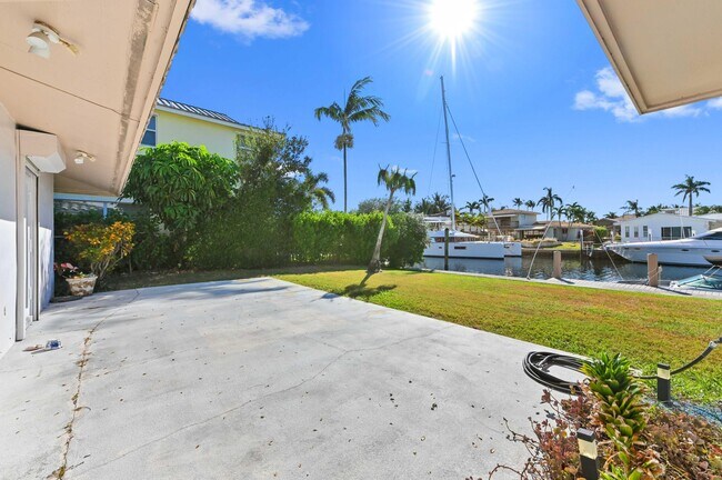 Foto del edificio - 2710 NE 48th Ct