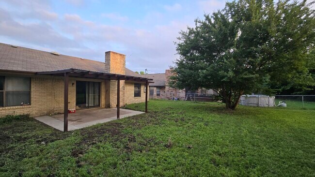 Back3 - 1907 Moonlight Dr