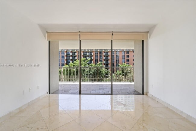 Building Photo - 2901 S Bayshore Dr