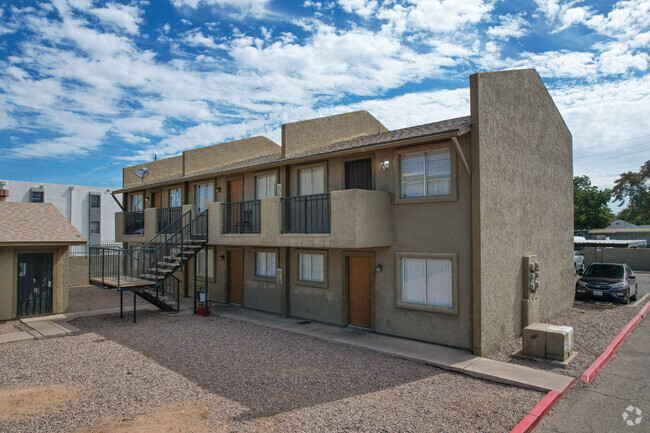 Foto del edificio - Casita Robles Apartments