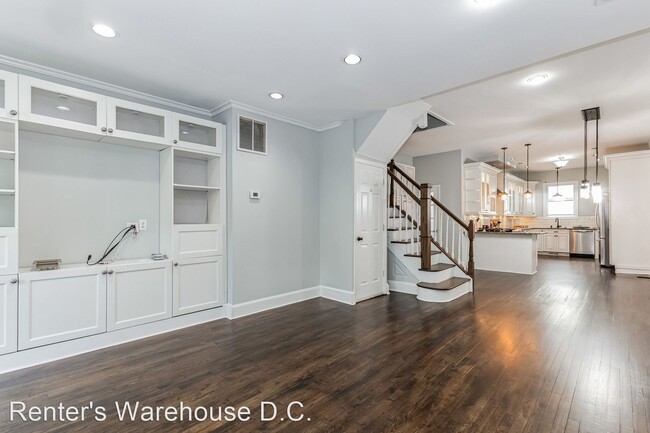 Foto del edificio - 4 br, 3.5 bath House - 1007 Florida Ave NE