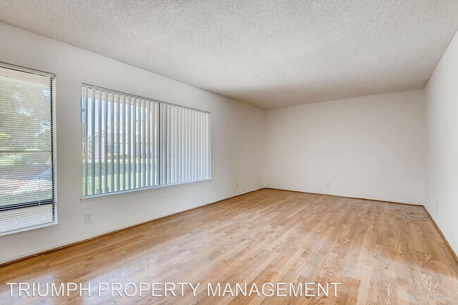 Building Photo - 3 br, 2.5 bath House - 3323 Loma Linda Lane