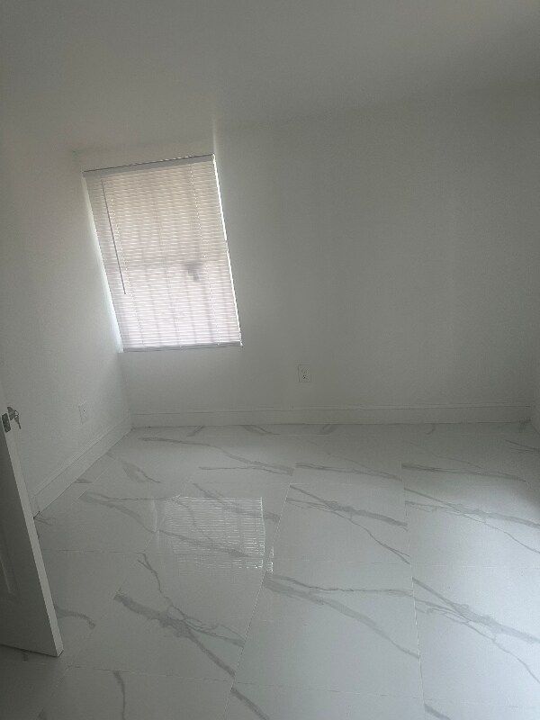 Foto del edificio - 30 NW 62nd St