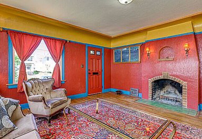 Foto del edificio - Pre-Leasing for August - 8Bed/2Bath House