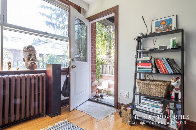 Photo du bâtiment - Beautiful Two Bedroom Apartment