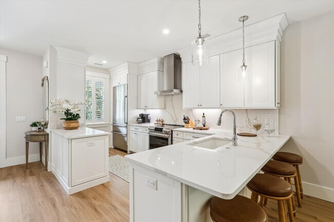 Building Photo - 217 Halyard Dr