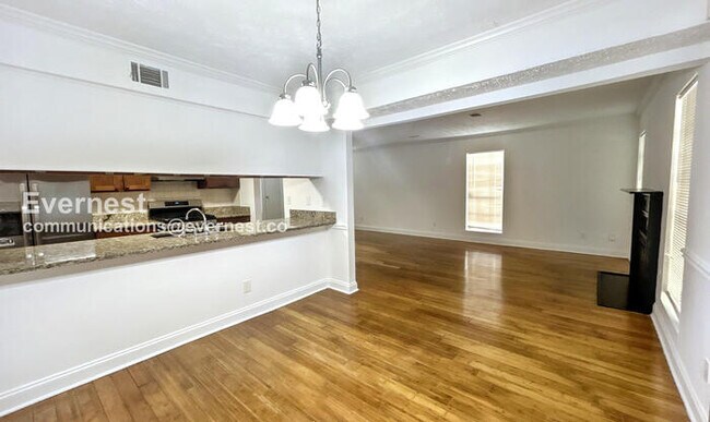Foto del edificio - 6387 E Windsor Ln