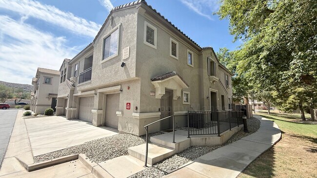 Building Photo - 7506 S 29th Way