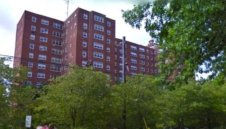 Vista desde la calle, más fotos de las un orden de llegada - 13900 Shaker Blvd