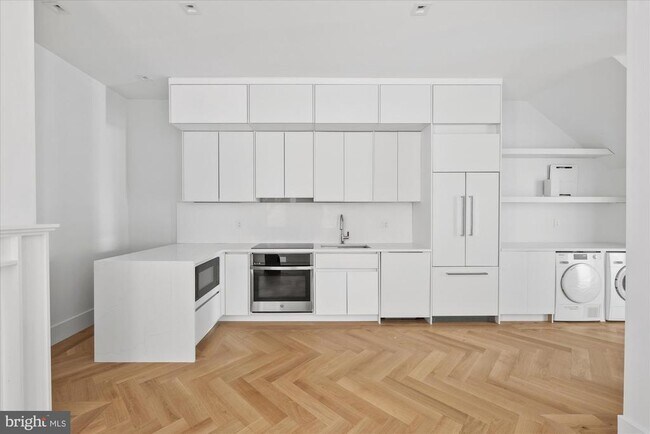 Foto del edificio - 3336 P St NW