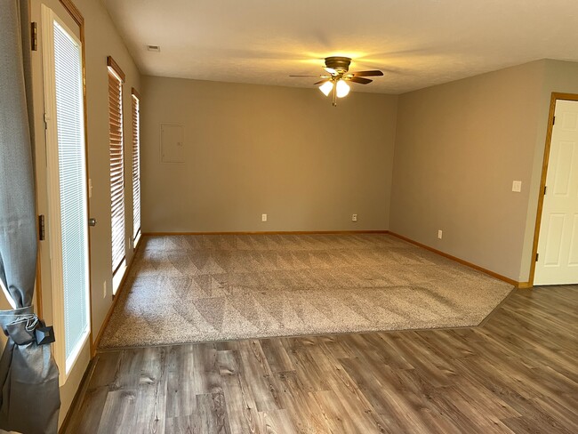 Building Photo - 6705 Milan Dr