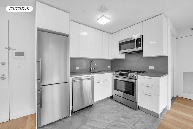 Building Photo - 111 E 115th St