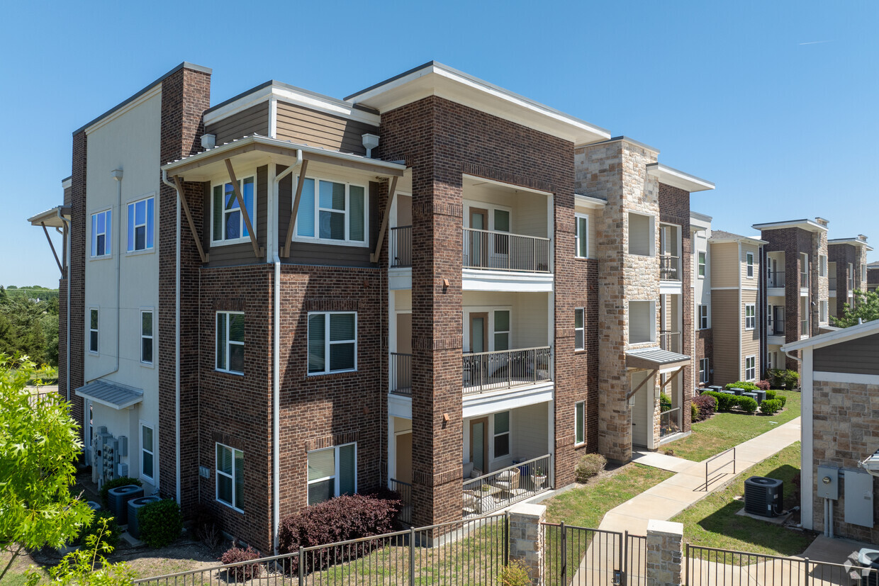 Primary - Palladium Glenn Heights