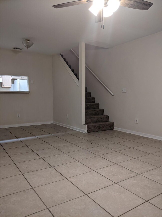Building Photo - 789 Timberwood Cir E