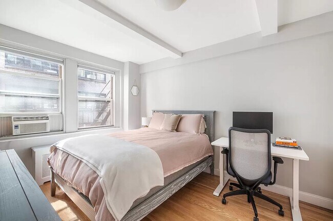 Foto del edificio - 321 E 43rd St