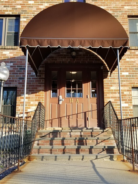 Foto del edificio - 14 Mayberry Dr