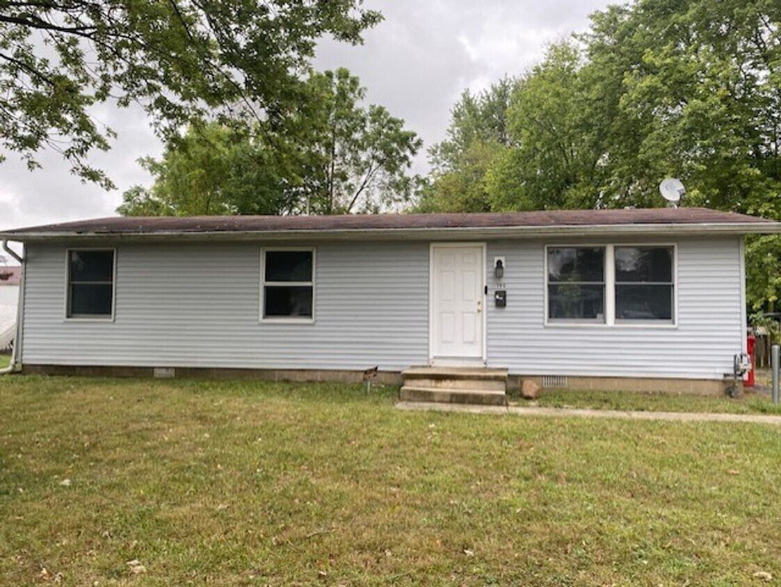 Foto principal - Welcome to this charming three bedroom, on...