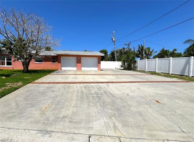 Building Photo - 3807 Belle Vista Dr E