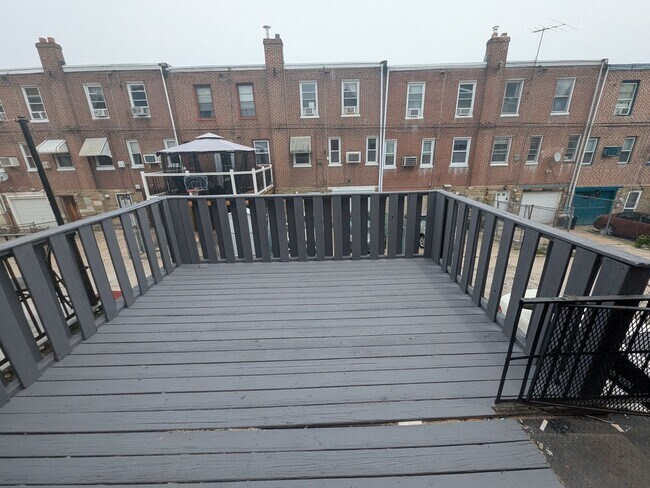 Foto del edificio - Updated Row - Torresdale