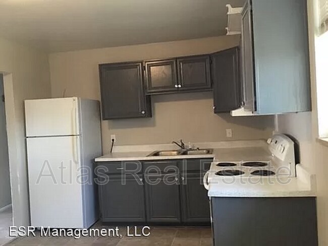 Foto del edificio - 13044 Lackland Dr