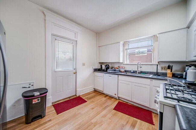 Foto del edificio - 78 Frambes Ave