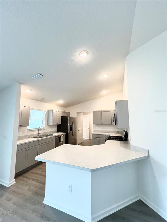 Foto del edificio - 7571 BLACKTON Ave