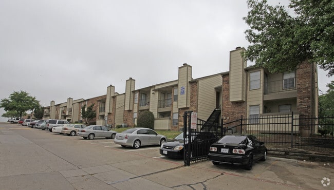 Parking Area - The Kimberly