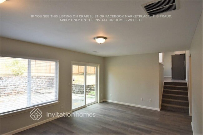 Building Photo - 3700 Arbor Dr SE
