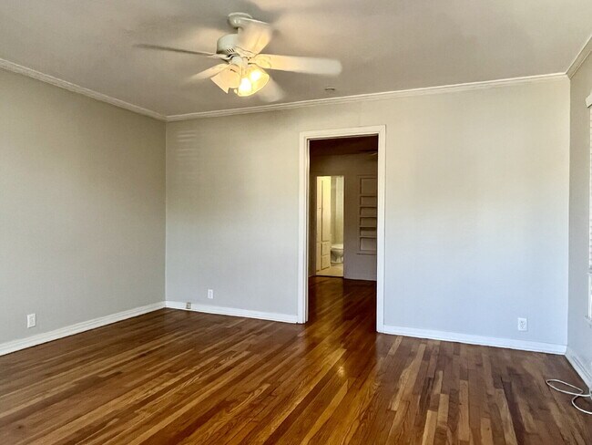 Foto del edificio - Charm, Comfort and Convenience!
