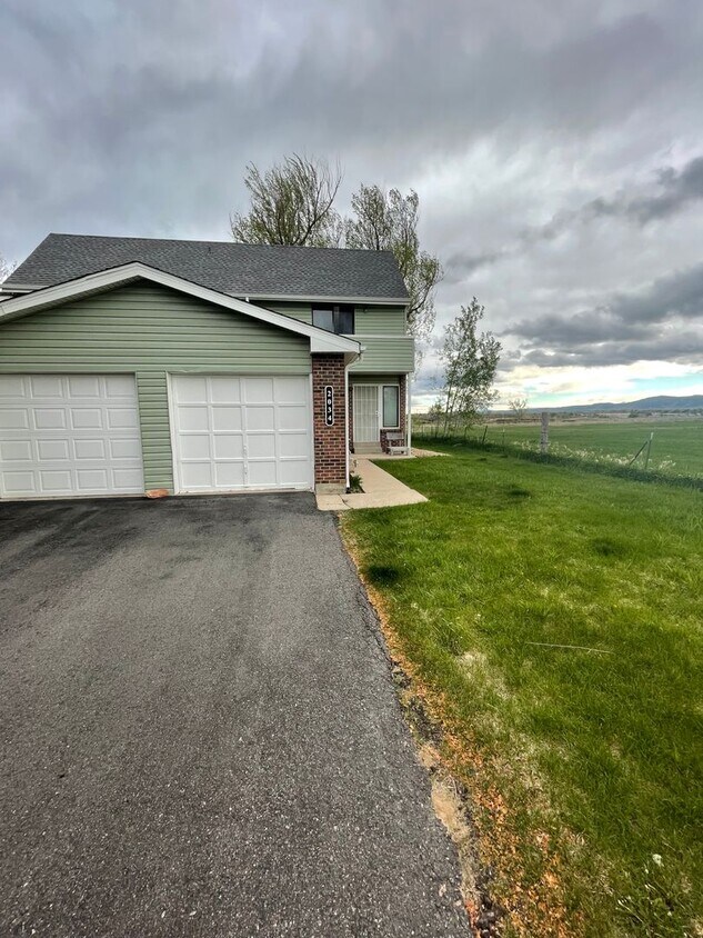 2034 Gyros Cir, Lafayette, CO 80026 Townhome Rentals in Lafayette CO