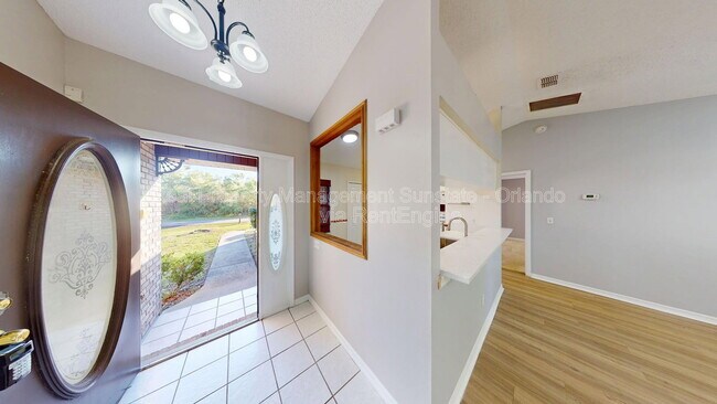 Foto del edificio - 1740 Whipple Dr