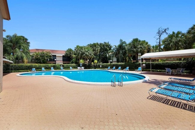Building Photo - 2768 Carambola Cir S